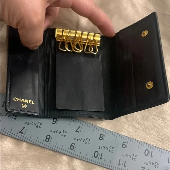 Chanel Black Key Card Holder with Iconic CC Logo hard to find EUC Authentic - Picture 2 of 14